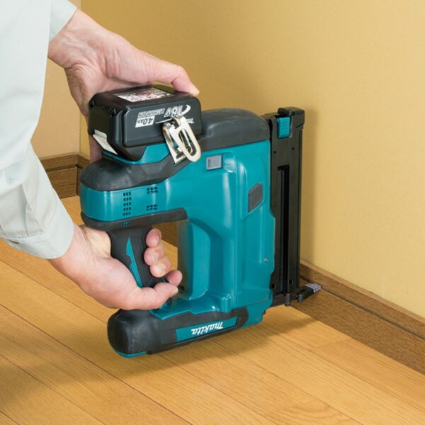 Гвоздезабиватель Makita DBN500Z LXT 18V 18Ga