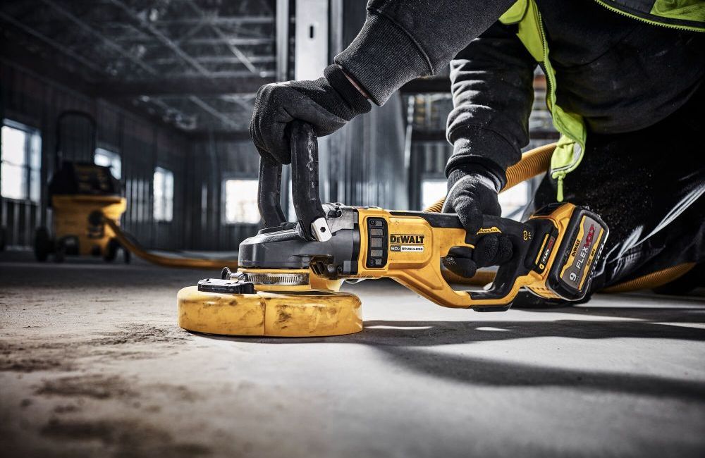 DeWALT DCG460