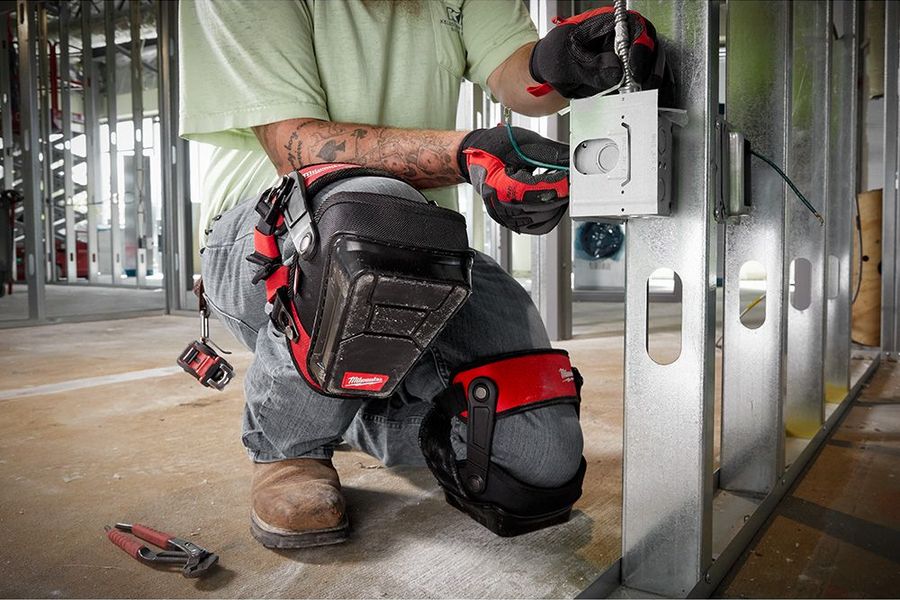 Milwaukee-High-Performance-Stabilizing-Knee-Pads-3.jpg