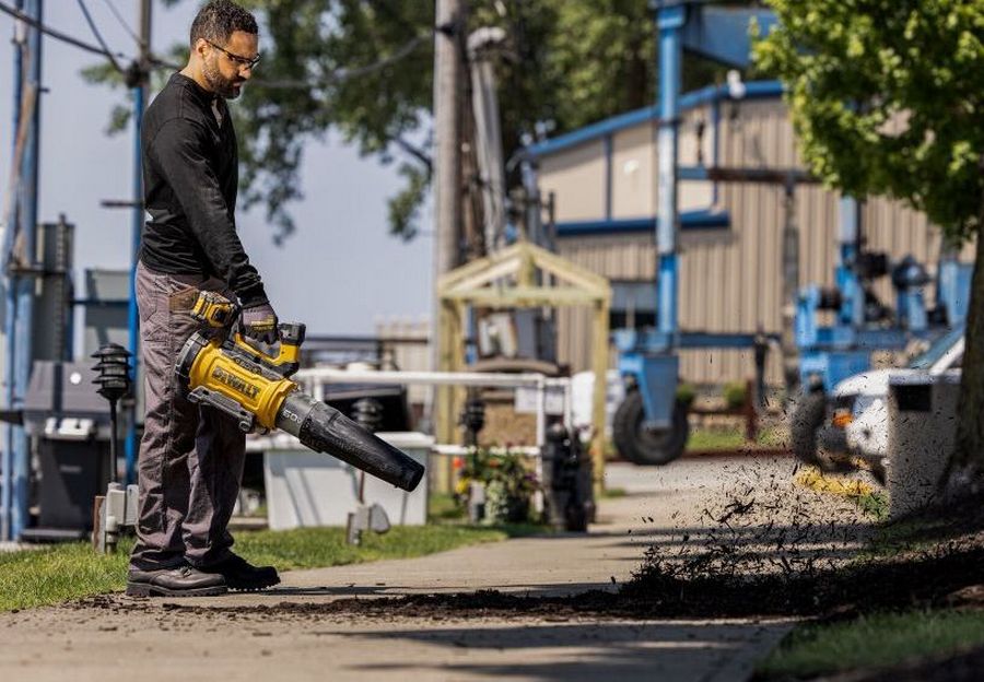 DeWALT DCBL777