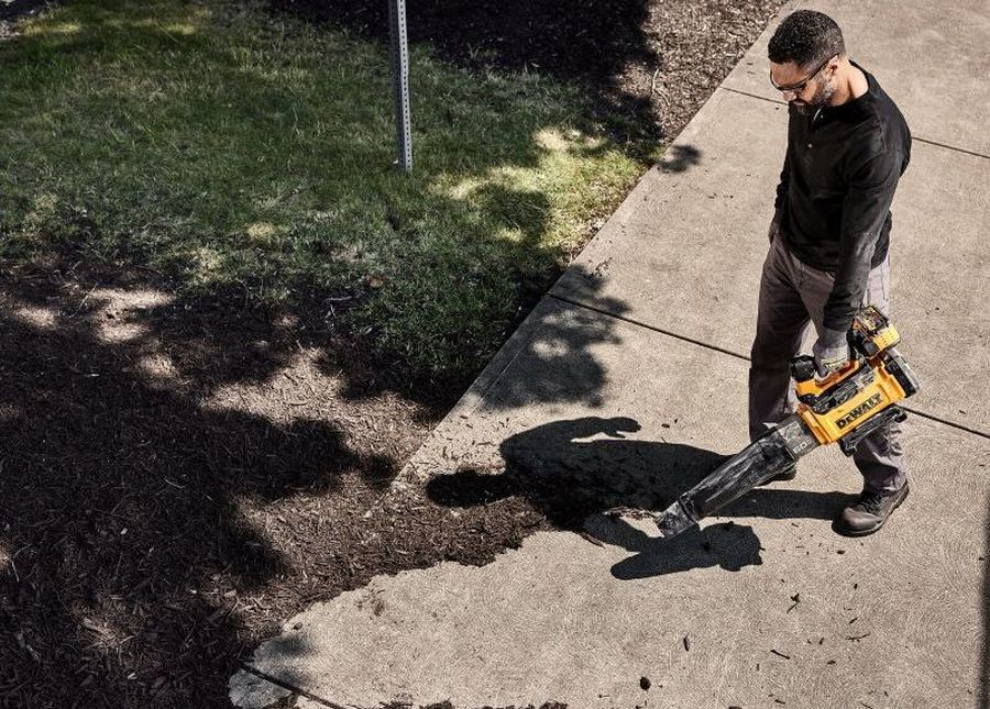 DeWALT DCBL777