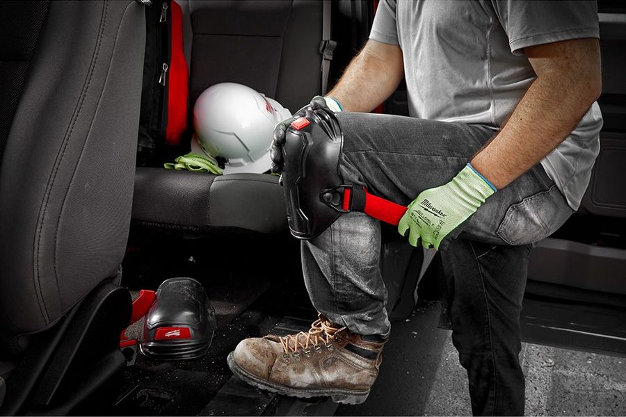 Milwaukee-Flexible-Knee-Pads-3.jpg